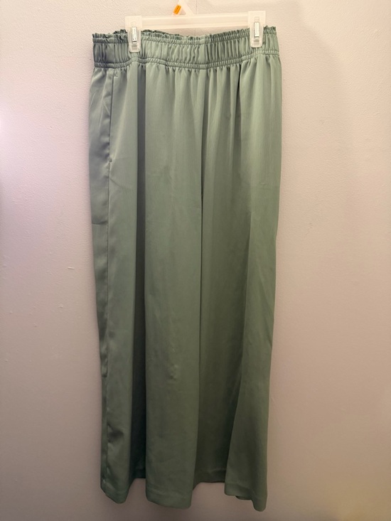 H&M Pants - H&M Sage Green Elastic-Waist pants